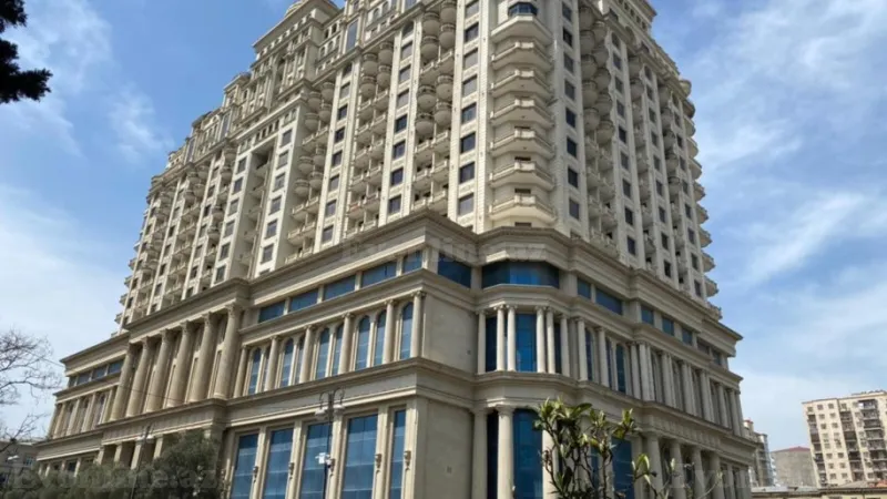 3 otaqlı Mənzil 105 m² Elmlər Akademiyası m. Satılır