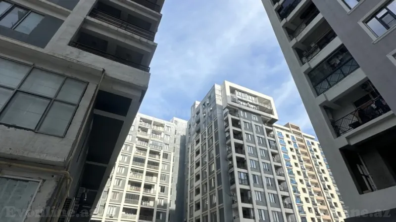 3 otaqlı Mənzil 80 m² 28 May m. Satılır