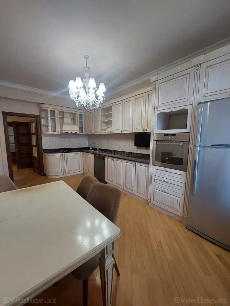 Kirayə verilir 4 otaqlı Mənzil Yeni tikili 160 m² Səbail r. - şəkil 4