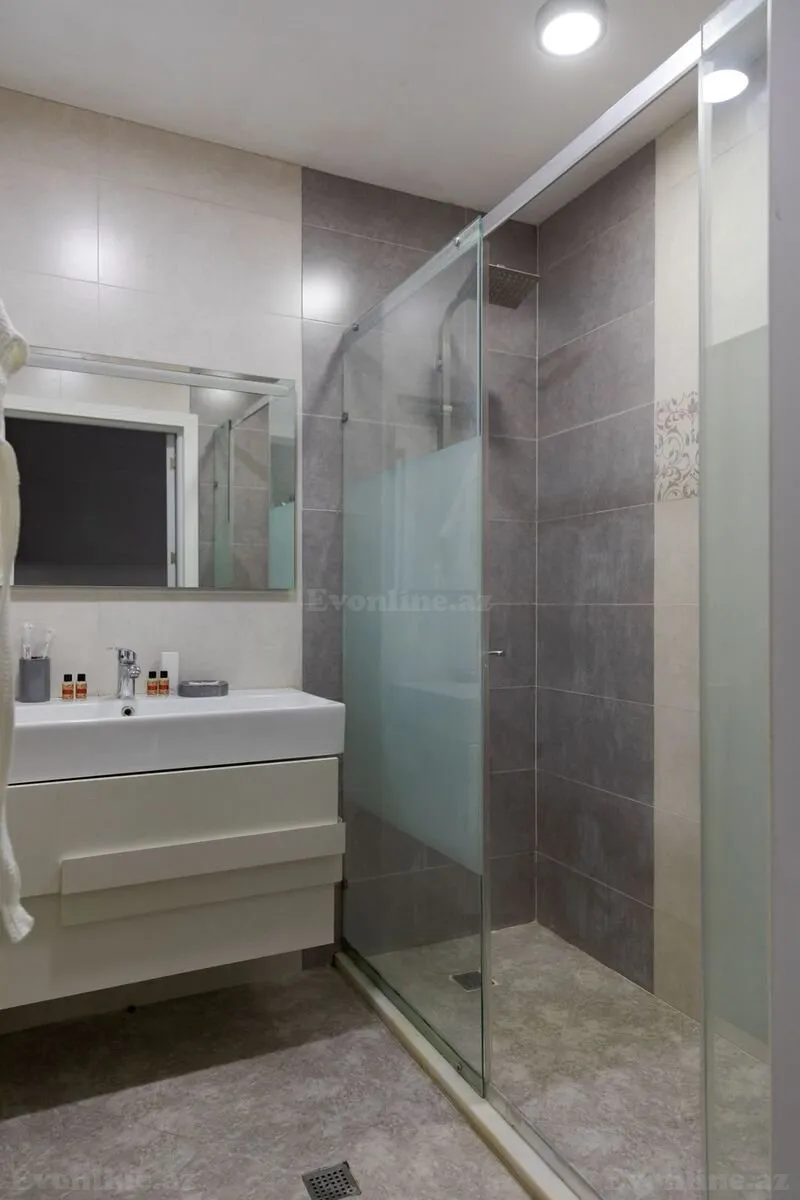 Kirayə verilir 4 otaqlı Mənzil Yeni tikili 100 m² 8 Noyabr m. - şəkil 9