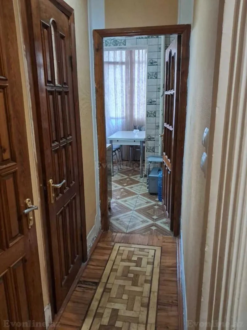 Satılır 2 otaqlı Mənzil Köhnə tikili 70 m² 9-cu mikrorayon - şəkil 2