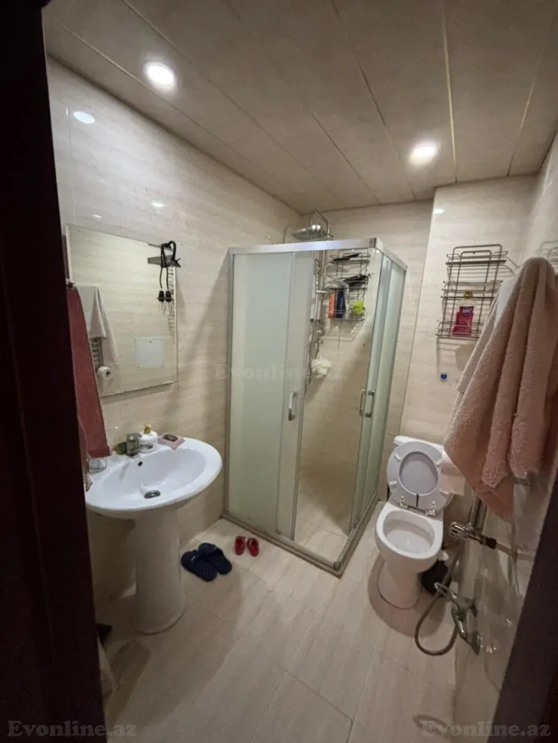 Kirayə verilir 2 otaqlı Mənzil Yeni tikili 70 m² Səbail r. - şəkil 18