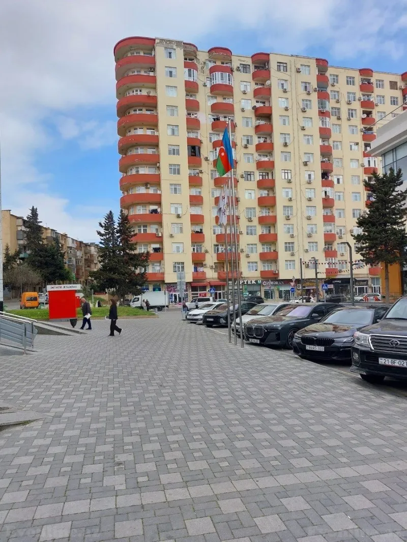 3 otaqlı Mənzil 90 m² Neftçilər m. Satılır