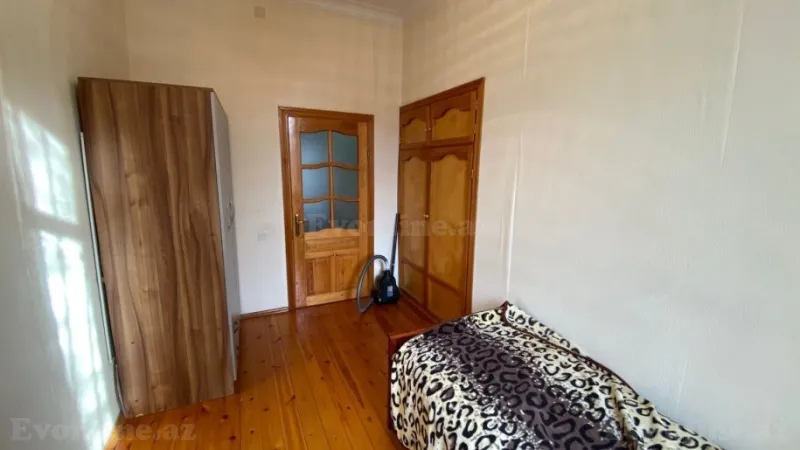 Satılır 3 otaqlı Mənzil Köhnə tikili 70 m² Qara Qarayev m. - şəkil 3