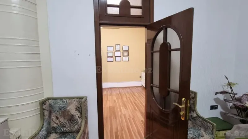 Satılır 3 otaqlı Mənzil Köhnə tikili 85 m² Sahil m. - şəkil 4