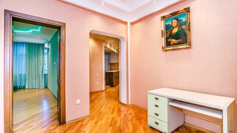 Kirayə verilir 2 otaqlı Mənzil Yeni tikili 120 m² 28 May m. - şəkil 24