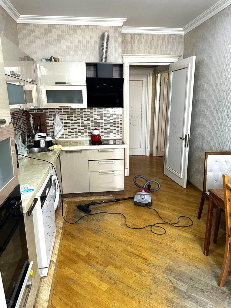 Satılır 2 otaqlı Mənzil Yeni tikili 106 m² Memar Əcəmi m. - şəkil 9