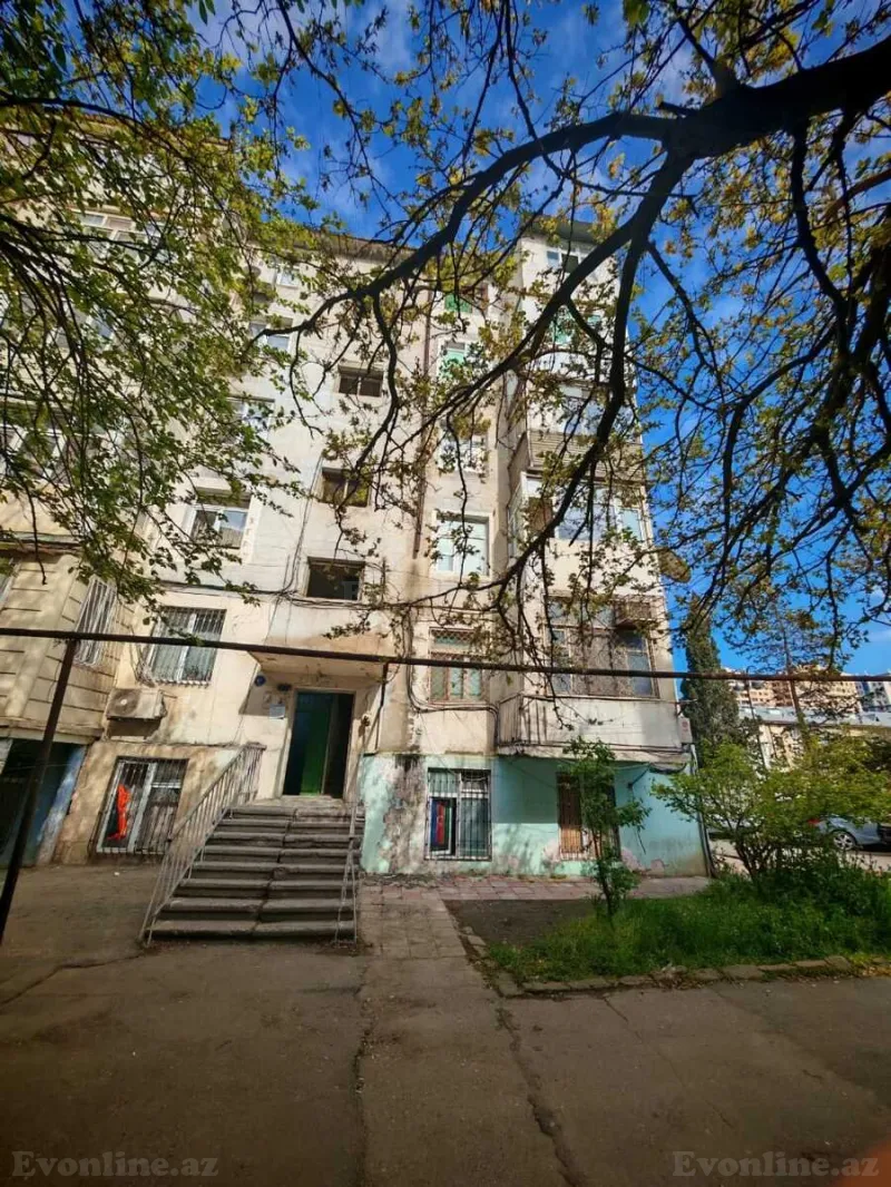 Kirayə verilir 2 otaqlı Mənzil Köhnə tikili 45 m² İnşaatçılar m.