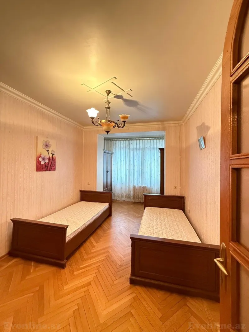 Satılır 3 otaqlı Mənzil Köhnə tikili 85 m² Nərimanov r. - şəkil 9