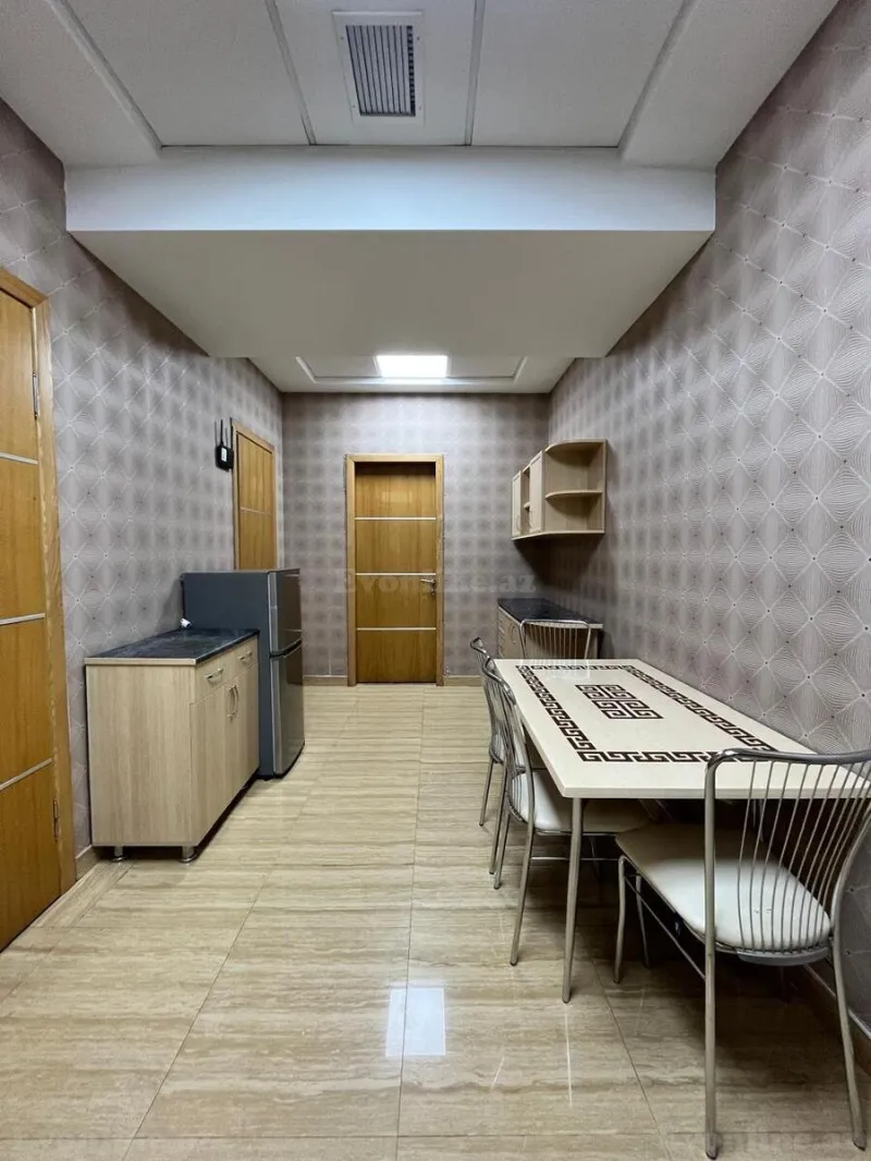 Kirayə verilir Ofis 160 m² Yasamal r. - şəkil 21