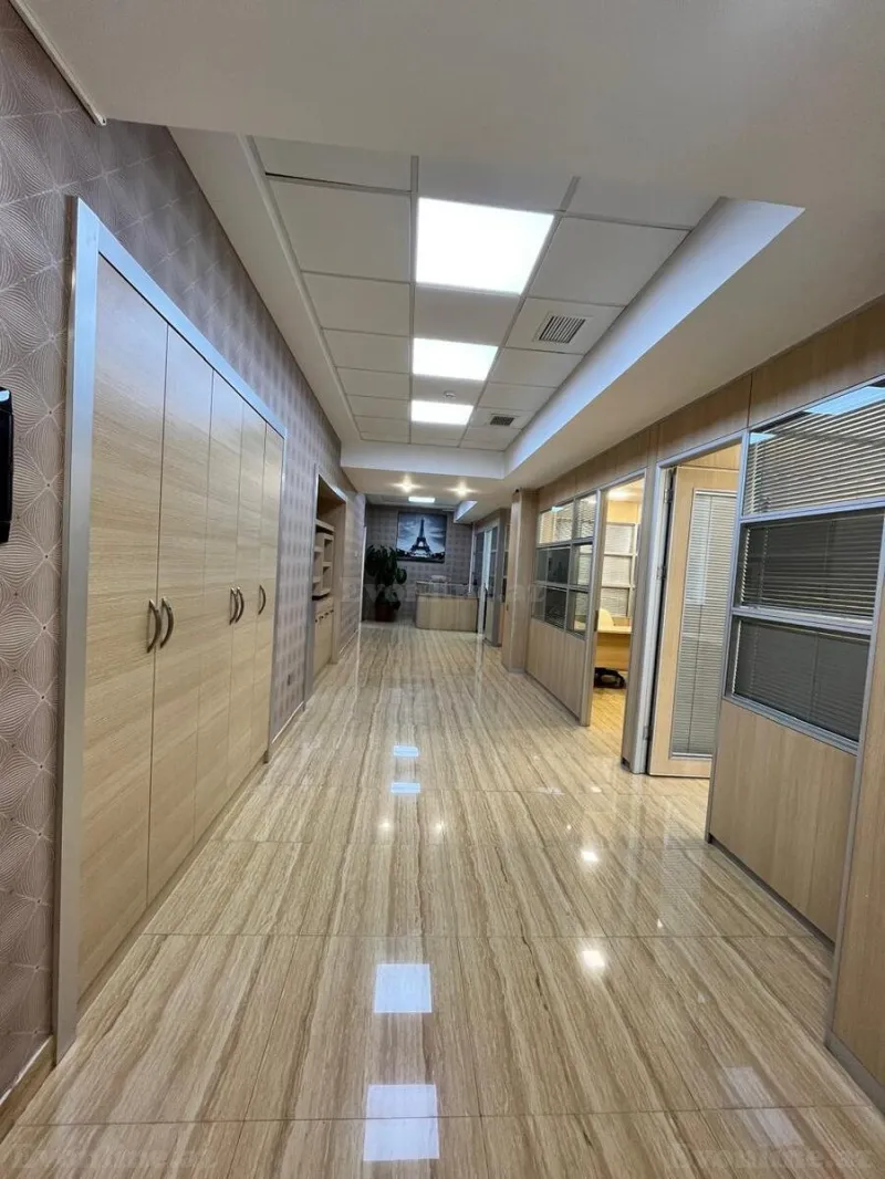 Kirayə verilir Ofis 160 m² Yasamal r. - şəkil 25
