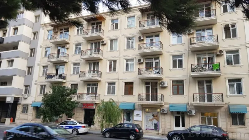 3 otaqlı Mənzil 75 m² 28 May m. Satılır