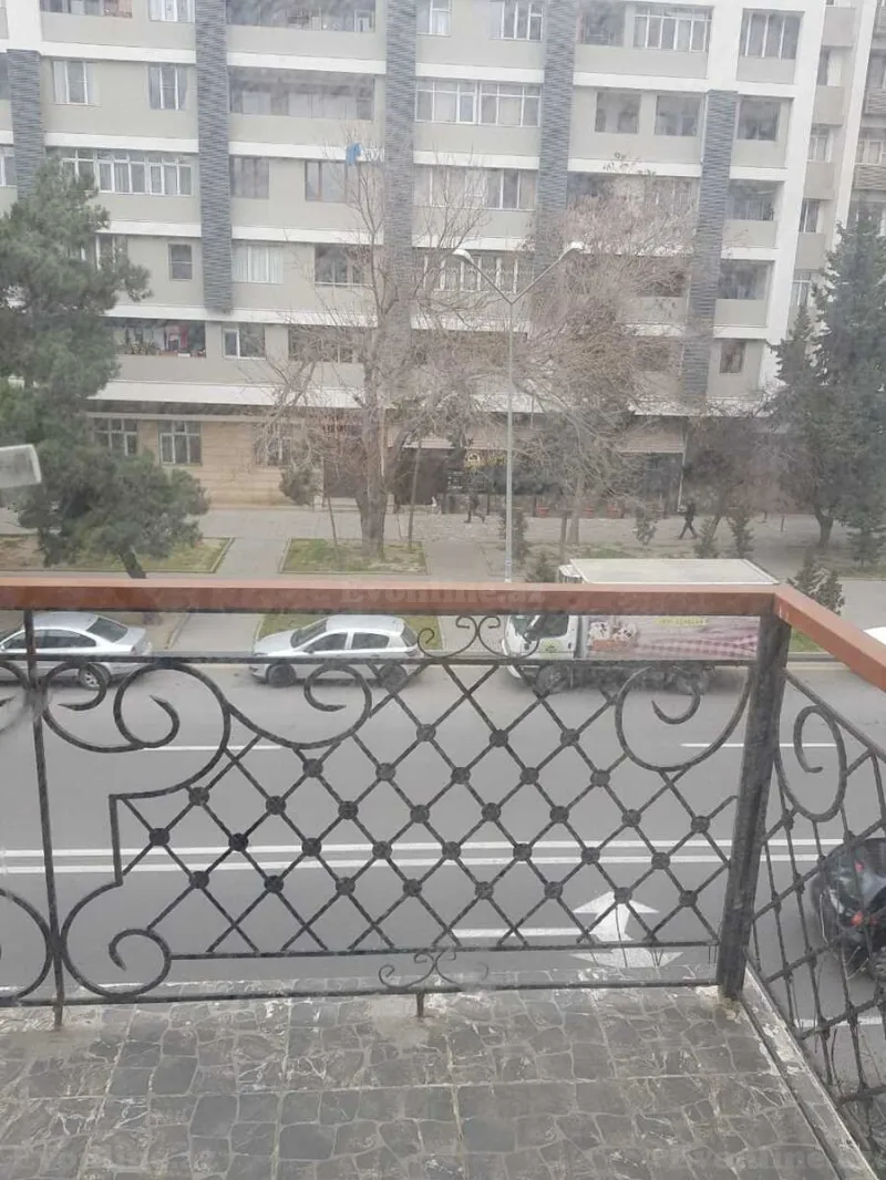 Satılır 3 otaqlı Mənzil Köhnə tikili 75 m² 28 May m. - şəkil 2