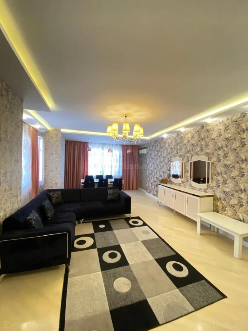 3 otaqlı Mənzil 150 m² İnşaatçılar m. Kirayə verilir