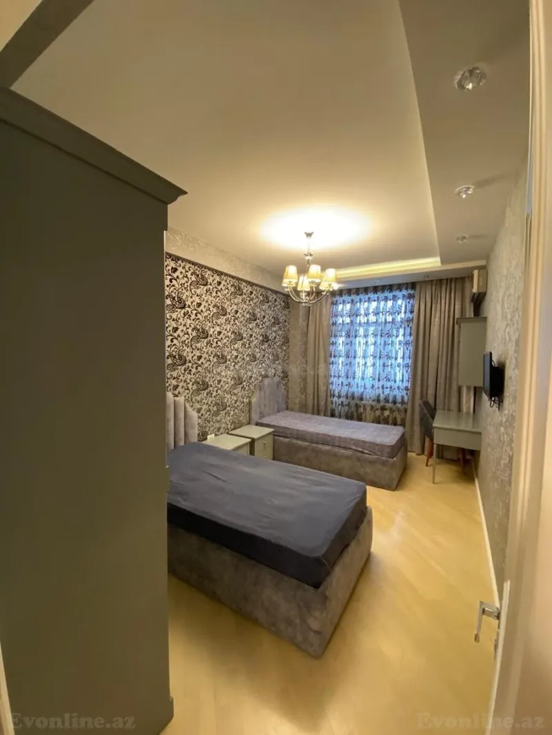 Kirayə verilir 3 otaqlı Mənzil Yeni tikili 150 m² İnşaatçılar m. - şəkil 17