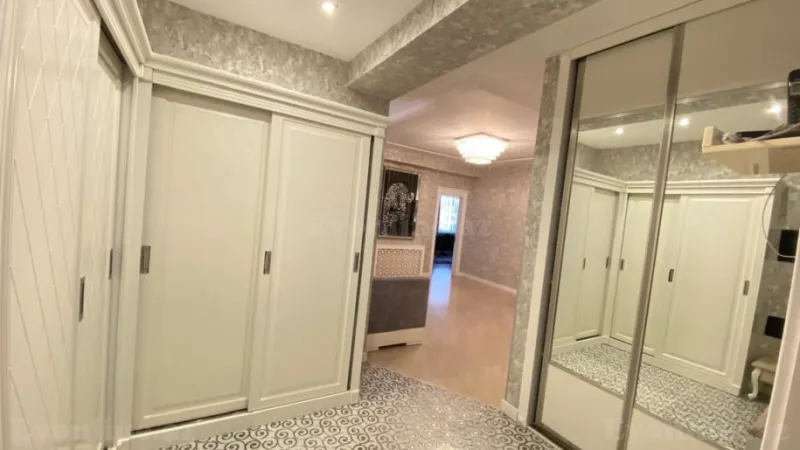 Kirayə verilir 3 otaqlı Mənzil Yeni tikili 150 m² İnşaatçılar m. - şəkil 20