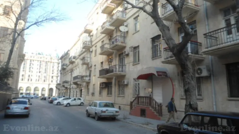 Kirayə verilir 3 otaqlı Mənzil Köhnə tikili 77 m² İçərişəhər m. - şəkil 2