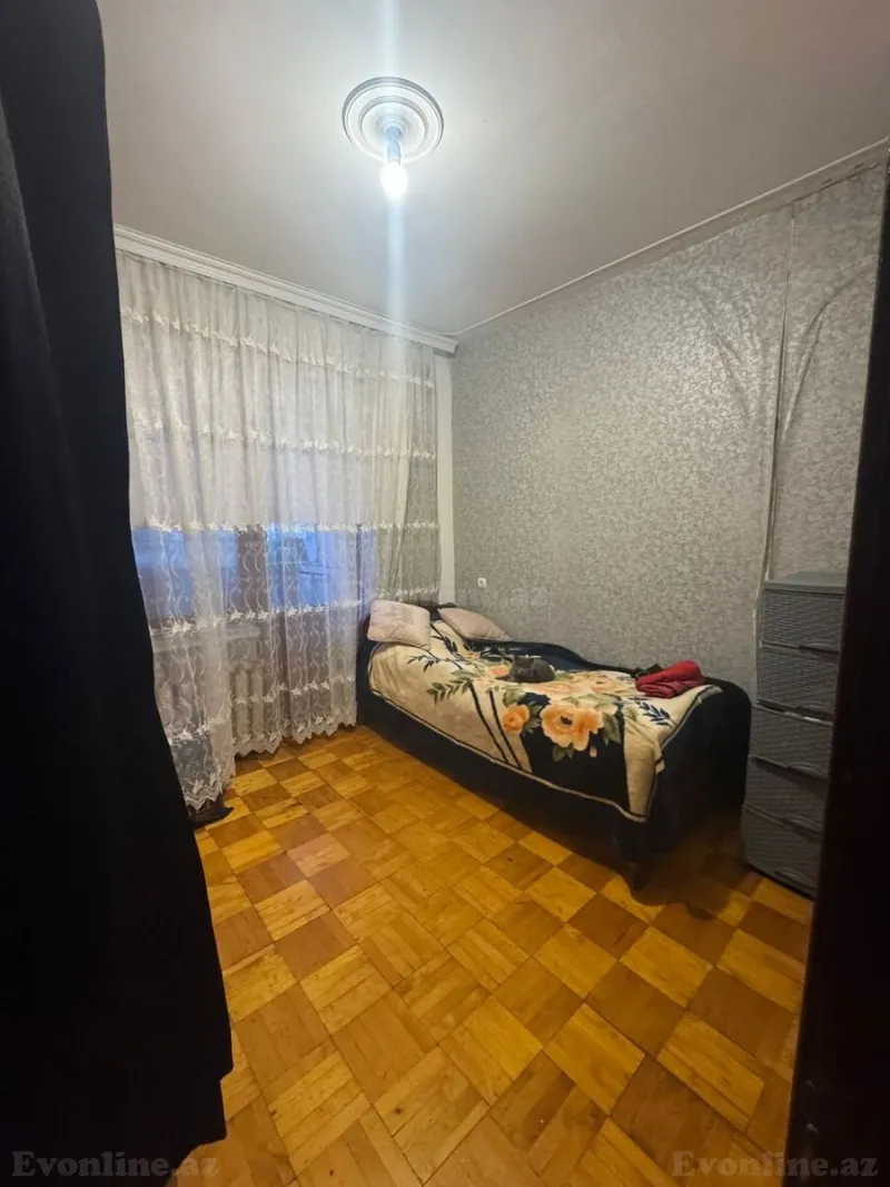 Satılır 4 otaqlı Mənzil Köhnə tikili 100 m² Xalqlar Dostluğu m. - şəkil 4