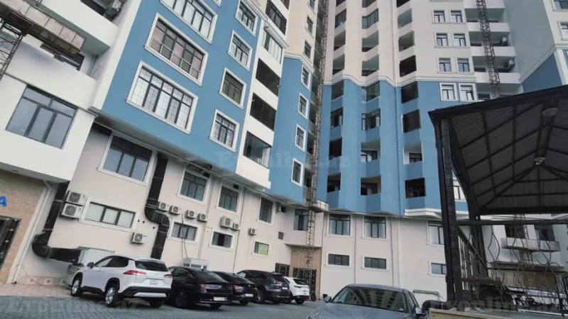 3 otaqlı Mənzil 148 m² 8-ci mikrorayon Satılır