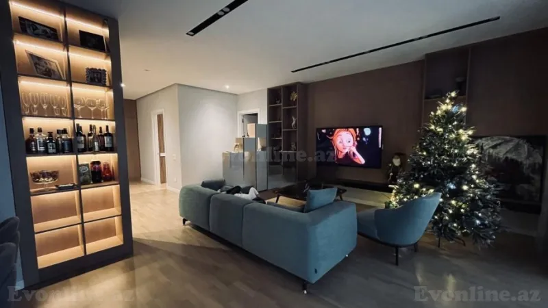 3 otaqlı Mənzil 148.5 m² 8 Noyabr m. Satılır