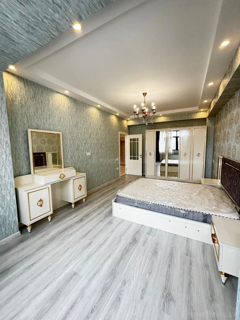 Satılır 3 otaqlı Mənzil Yeni tikili 138 m² Neftçilər m. - şəkil 6