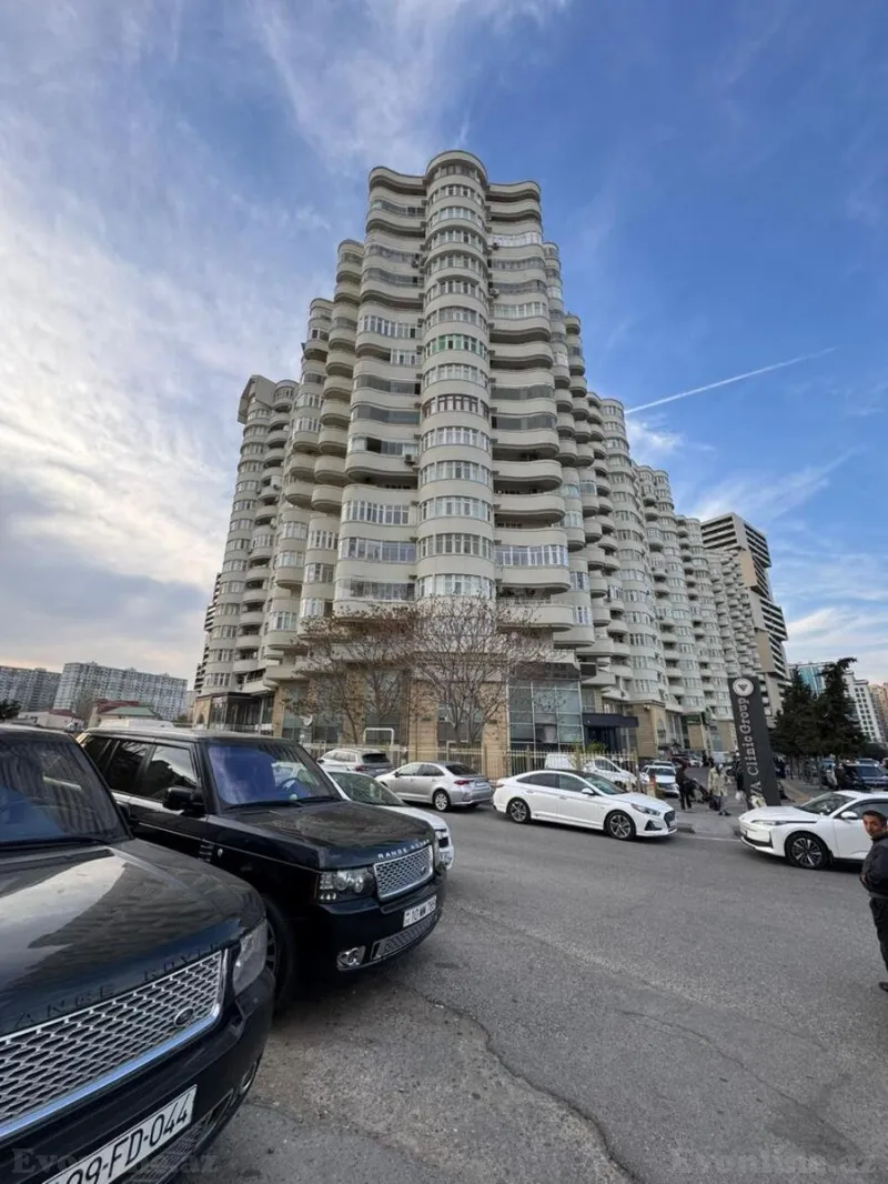 Satılır 4 otaqlı Mənzil Yeni tikili 150 m² 8 Noyabr m. - şəkil 8