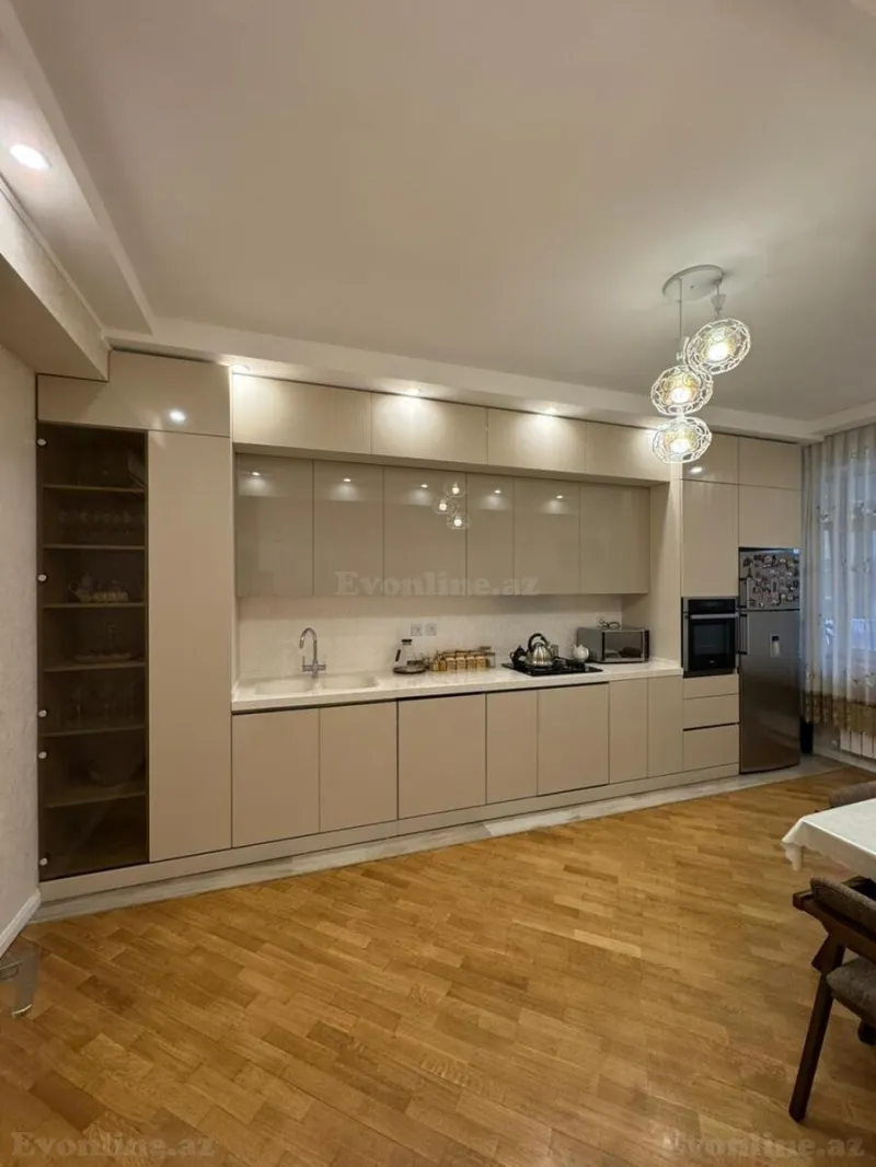 Satılır 4 otaqlı Mənzil Yeni tikili 150 m² 8 Noyabr m. - şəkil 9