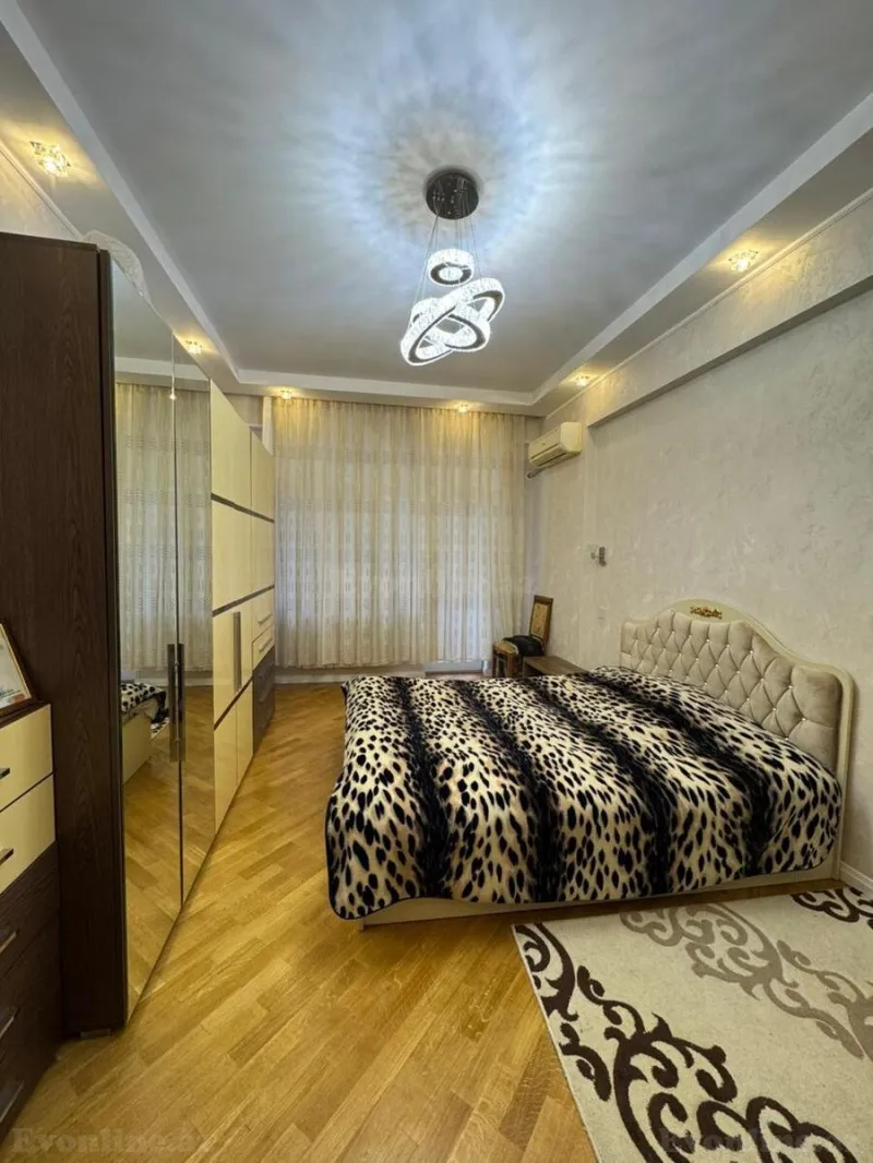 Satılır 4 otaqlı Mənzil Yeni tikili 150 m² 8 Noyabr m. - şəkil 11