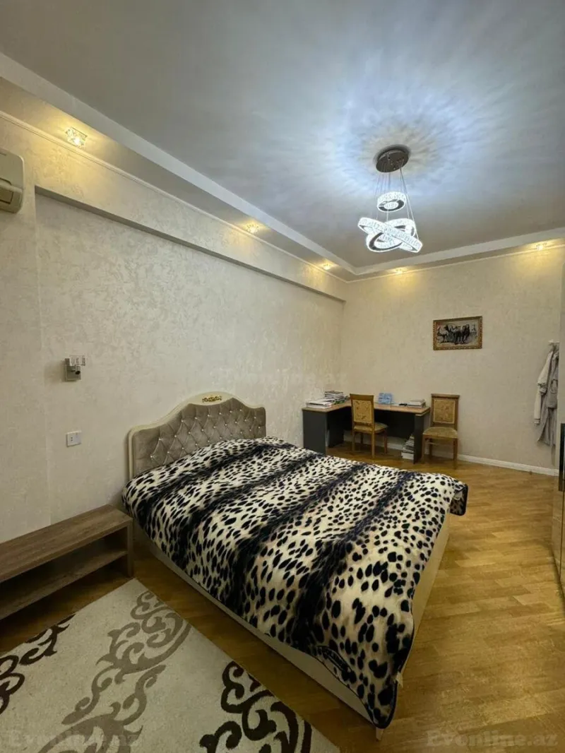 Satılır 4 otaqlı Mənzil Yeni tikili 150 m² 8 Noyabr m. - şəkil 14