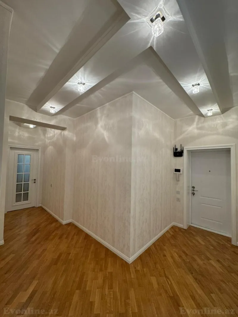 Satılır 4 otaqlı Mənzil Yeni tikili 150 m² 8 Noyabr m. - şəkil 19