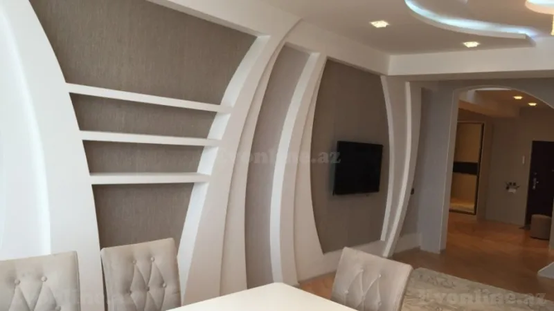 Kirayə verilir 3 otaqlı Mənzil Yeni tikili 150 m² 8 Noyabr m. - şəkil 2