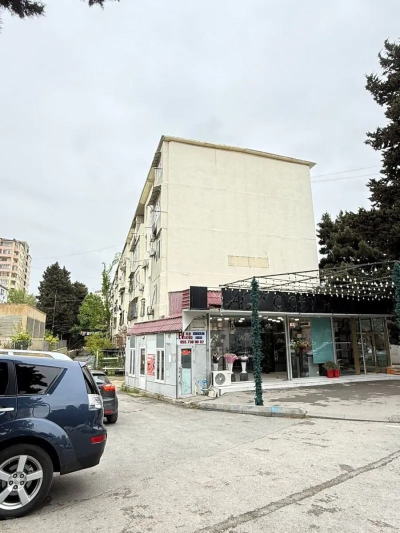 3 otaqlı Mənzil 80 m² 3-cü mikrorayon Satılır