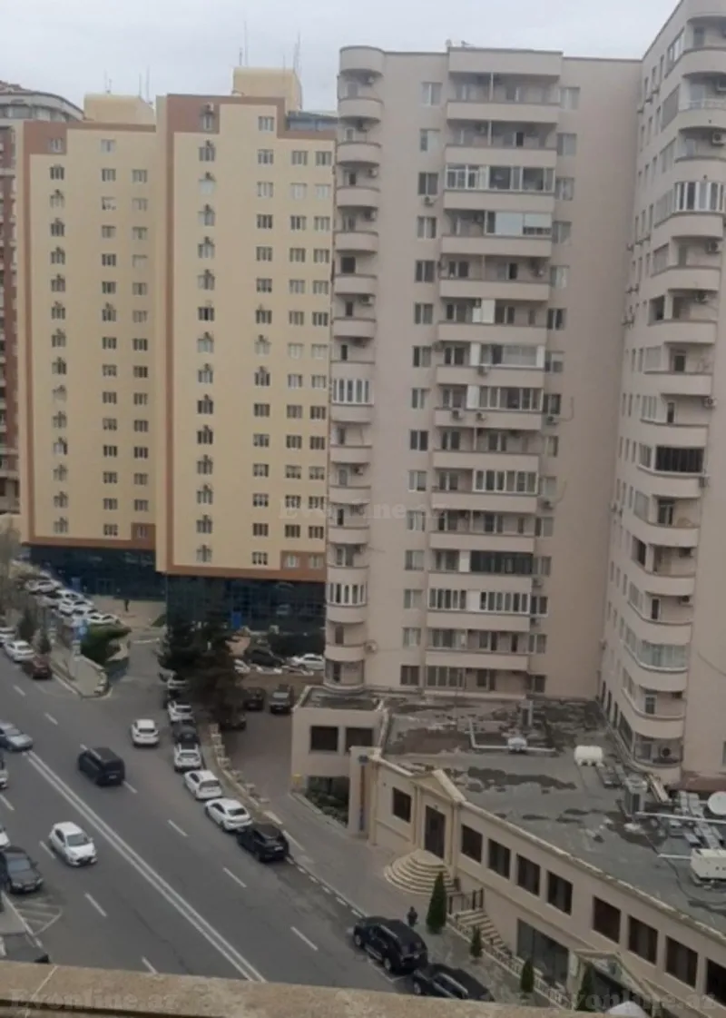 3 otaqlı Mənzil 108 m² Elmlər Akademiyası m. Kirayə verilir