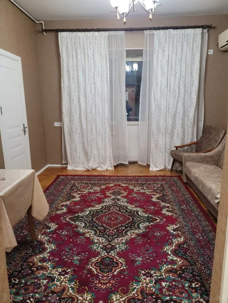 2 otaqlı Mənzil 60 m² 28 May m. Kirayə verilir