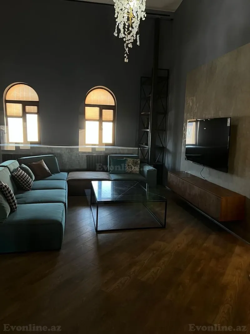 Kirayə verilir 4 otaqlı Mənzil Yeni tikili 200 m² Bayıl