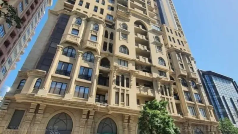 Satılır 4 otaqlı Mənzil Yeni tikili 235 m² 28 May m.