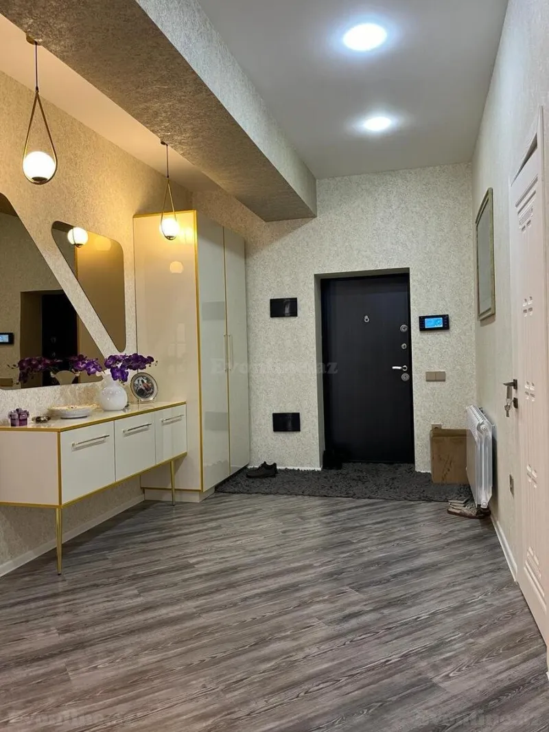 4 otaqlı Mənzil 228 m² Nərimanov r. Satılır