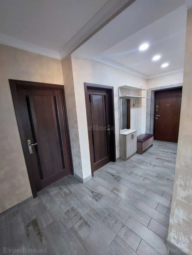 Satılır 4 otaqlı Mənzil Köhnə tikili 120 m² Xalqlar Dostluğu m. - şəkil 2