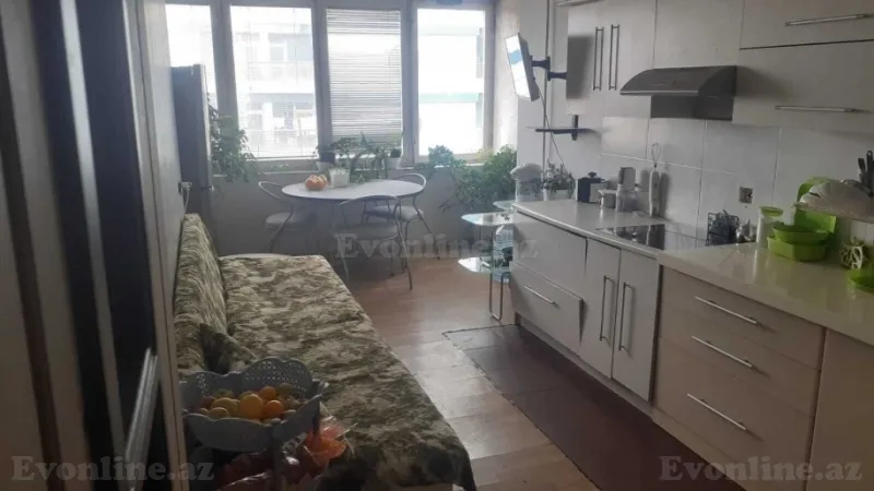 Satılır 3 otaqlı Mənzil Köhnə tikili 100 m² Elmlər Akademiyası m. - şəkil 2