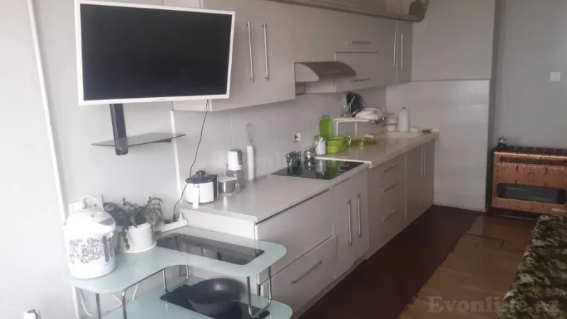 Satılır 3 otaqlı Mənzil Köhnə tikili 100 m² Elmlər Akademiyası m. - şəkil 5