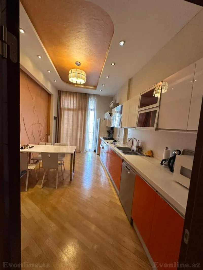 Kirayə verilir 3 otaqlı Mənzil Yeni tikili 110 m² İçərişəhər m. - şəkil 9