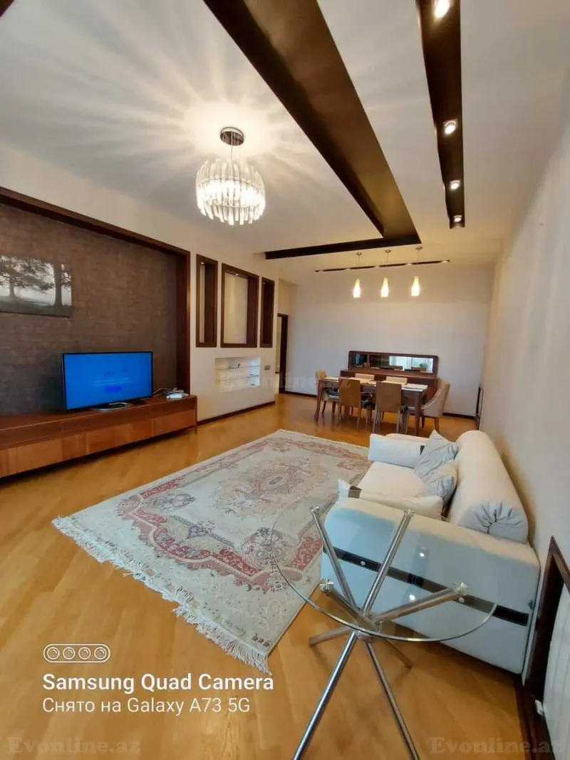 3 otaqlı Mənzil 120 m² İçərişəhər m. Kirayə verilir
