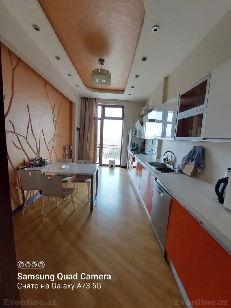 Kirayə verilir 3 otaqlı Mənzil Yeni tikili 120 m² İçərişəhər m. - şəkil 9