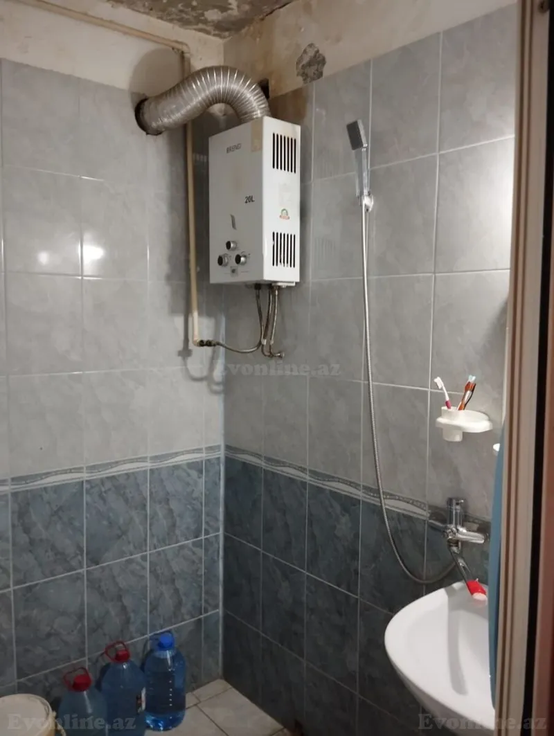 Kirayə verilir 2 otaqlı Mənzil Köhnə tikili 65 m² Memar Əcəmi m. - şəkil 4