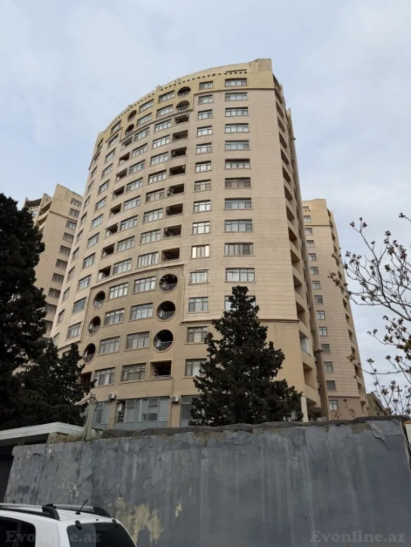 Satılır 3 otaqlı Mənzil Yeni tikili 125 m² Elmlər Akademiyası m. - şəkil 3