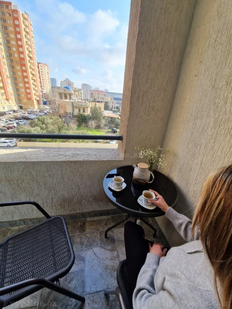 Kirayə verilir 2 otaqlı Mənzil Yeni tikili 70 m² Xətai r. - şəkil 2