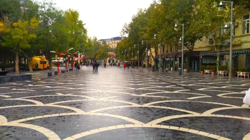 Satılır 3 otaqlı Mənzil Köhnə tikili 60 m² Sahil m. - şəkil 2