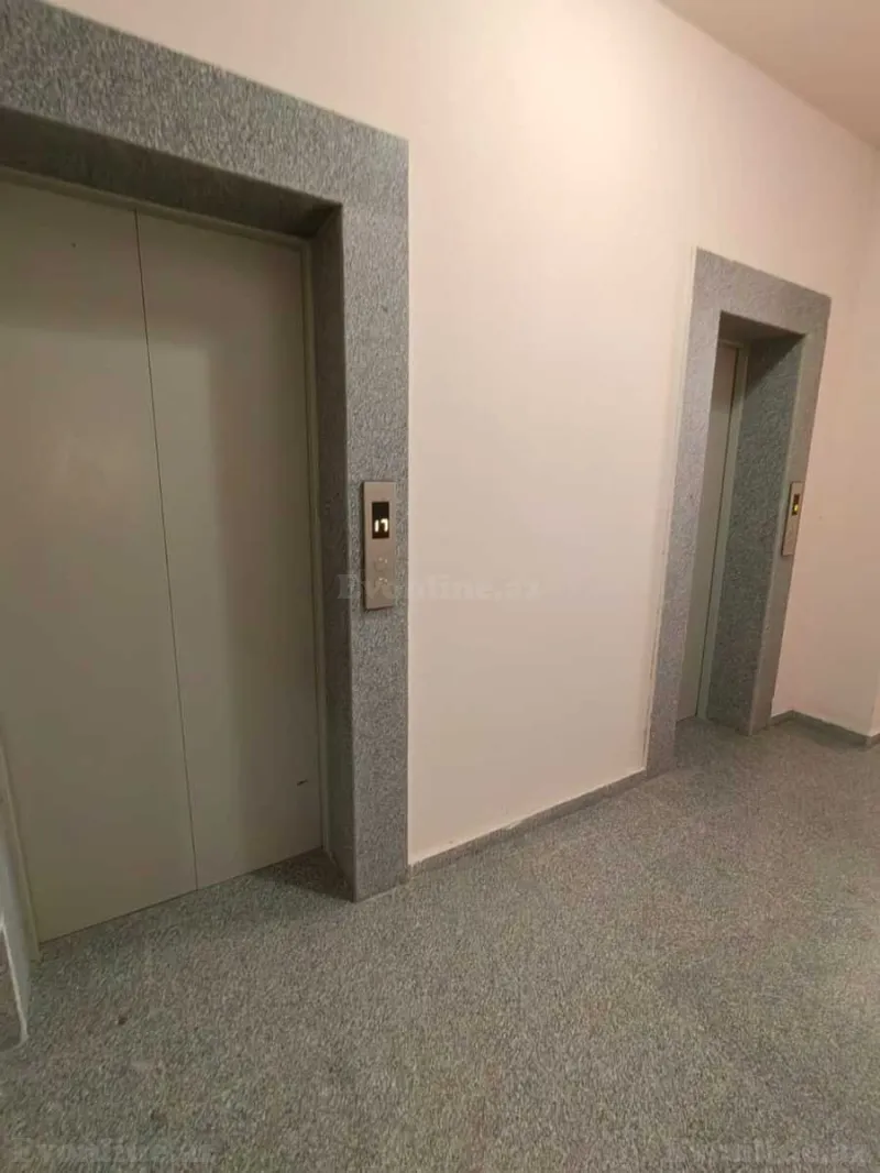Satılır 4 otaqlı Mənzil Yeni tikili 150 m² 8-ci mikrorayon - şəkil 2