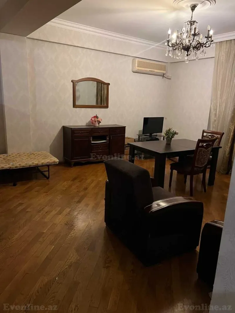 3 otaqlı Mənzil 124 m² 28 May m. Kirayə verilir