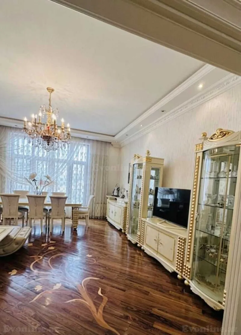 3 otaqlı Mənzil 128 m² İçərişəhər m. Satılır